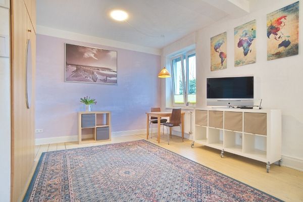 Komplett eingerichtete kleine Wohnung mitten in Rüttenscheid, PKW-Stellplatz möglich!