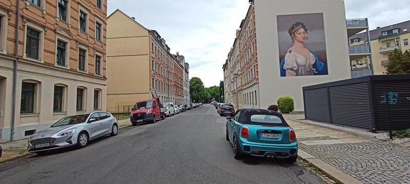 Günstige 2-Zimmer mit Wannenbad und Laminat in guter Lage! – Straße 2
