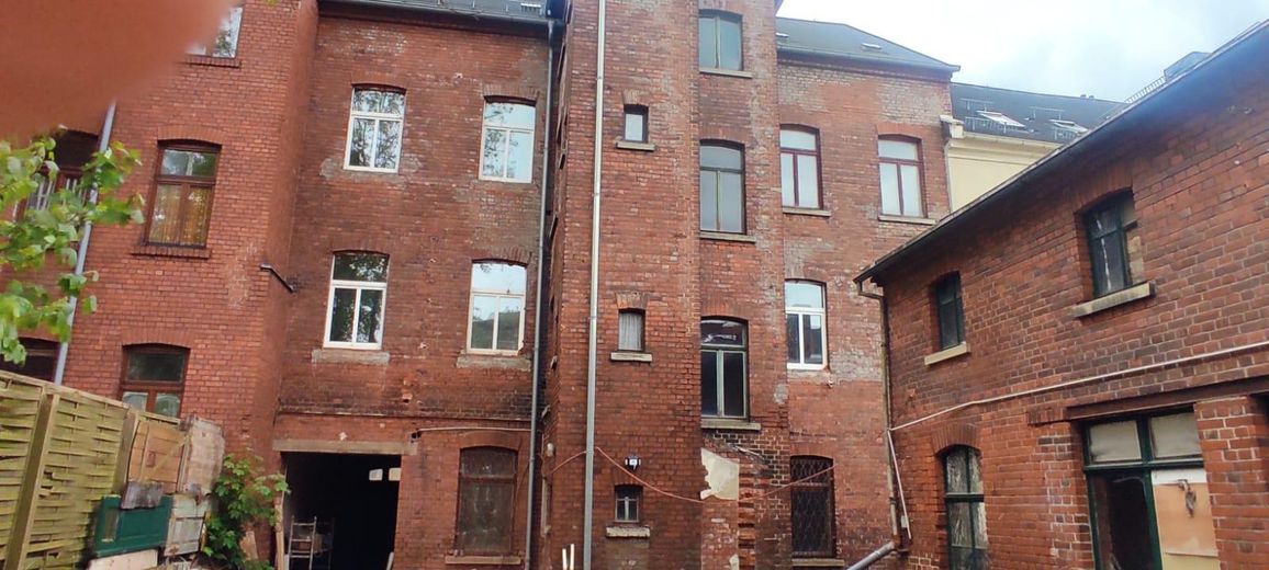 Tolles Sanierungsobjekt ohne Denkmalschutz, 6 Familienhaus und 2 Familienhaus mit Werkstatt/Büro – 6 Fam-Haus hinten
