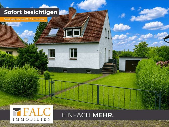 ***Charmantes Einfamilienhaus mit zwei Wohneinheiten und exklusivem Bootsschuppen*** – Foto 1