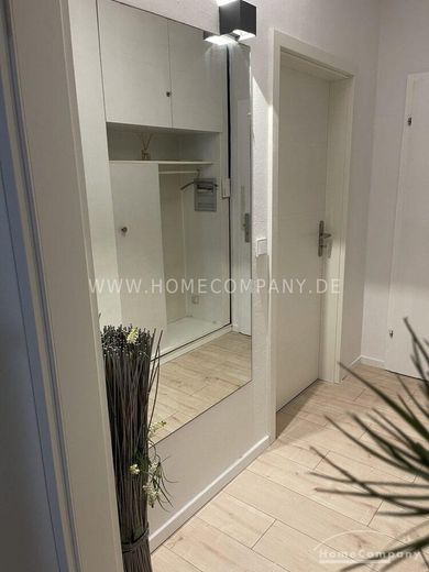 Sehr schöne 3 Zi.-Whg., möbliert. Mit Balkon. – cb0182d364627b8377673d864b27e6aae36fe716.jpg