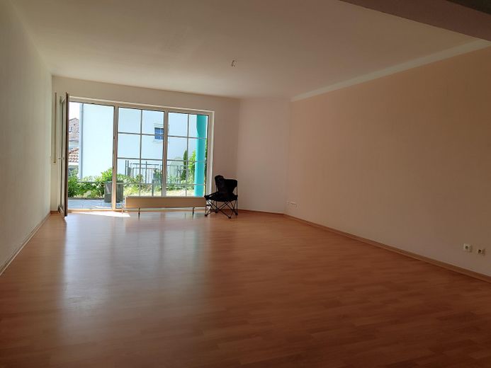 Schlangenbad-Georgenborn'da güzel mülk dairesi – Wohn-Esszimmer