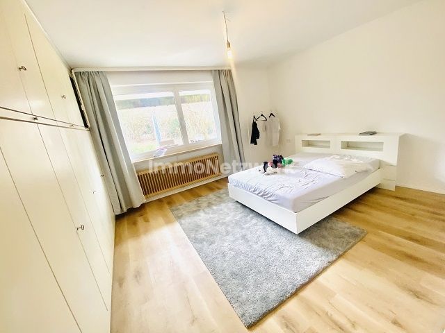 NEUER PREIS***Familienhaus mit Anliegerwohnung - Frei stehendes Zweifamilienhaus mit Herz*** – Schlafen EG