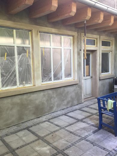 Nebengebäude während Sanierung