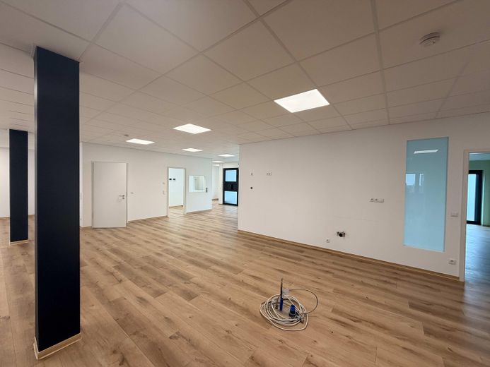 Moderne Gewerbefläche – Perfekt für Tagespflege, Arztpraxis, Kanzlei oder Therapiezentrum – Küchenbereich Senioren