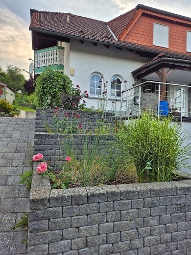 3,5 locali cucina bagno con giardino di 170 mq sauna e terrazza a Wächtersbach in affitto – Photo 2