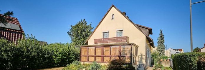 Straubing | Solides Zweifamilienhaus plus separates Grundstück mit Neubaupotenzial