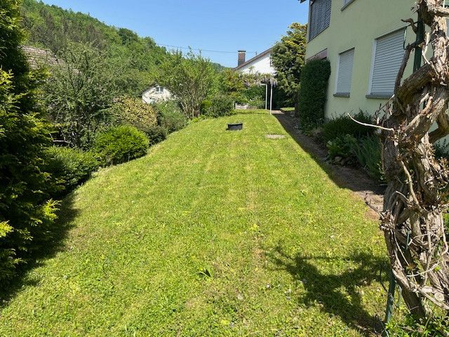 Hochwertiges freistehendes Einfamilienhaus mit großem Grundstück in Top-Lage – Große Gartenfläche