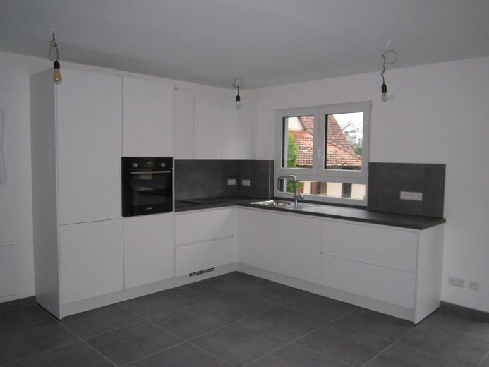 Neubau 2,5-Zimmer-Wohnung 2. OG in Herrenberg mit Küche, Garage, Wallbox, gehobene Ausstattung – Küche
