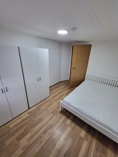 Günstiges, gepflegtes freistehendes Einfamilienhaus mit EBK in Kirchzell (Odw.) – Schlafzimmer4