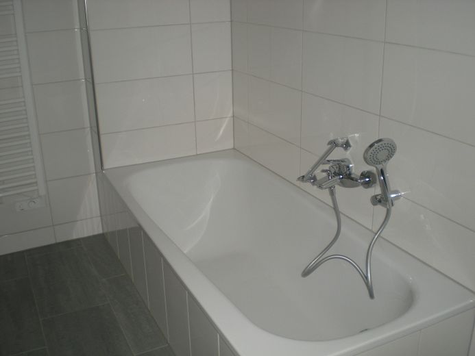 tolle 3 Zimmer Wohnung – Badezimmer