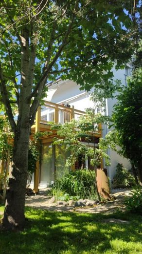 Sonniges Einfamilienhaus – Garten 2