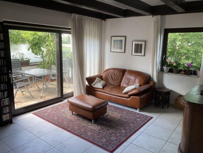 Mükemmel konumda 3,5 odalı Quadro ev! Çok aydınlık hobi odası! – Wohnzimmer