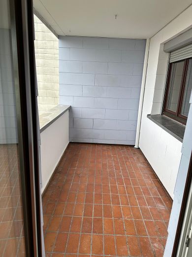 Komplett renovierte 3,5-Zimmer-Wohnung mit 89 m², Balkon & Aufzug – sofort bezugsfrei – Balkon