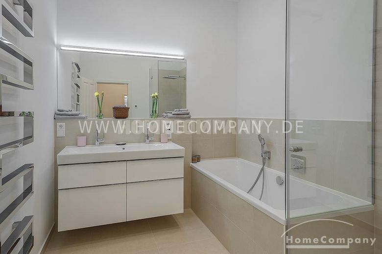 Kernsanierte und hochwertig möblierte 4-Zimmer-Wohnung mit Balkon – 2975f4625d1c7aef74e4a7239ca92540c35332d0.jpg
