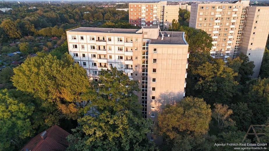Investimento immobiliare nella Parkstadt Bogenhausen - moderno appartamento di 3 locali ristrutturato con contratto di locazione in essere – 240427022_Rückseite_Air_WEB