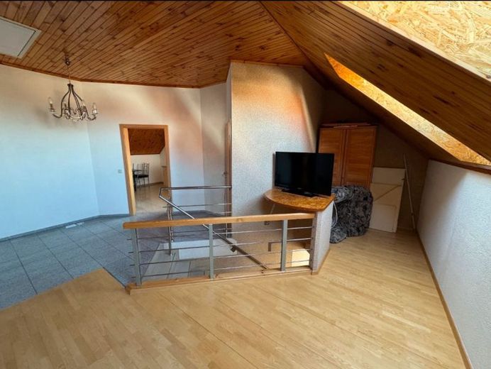 Schöne, helle Dachgeschosswohnung mit herrlichem Ausblick - sofort bezugsfertig. – Bild 10
