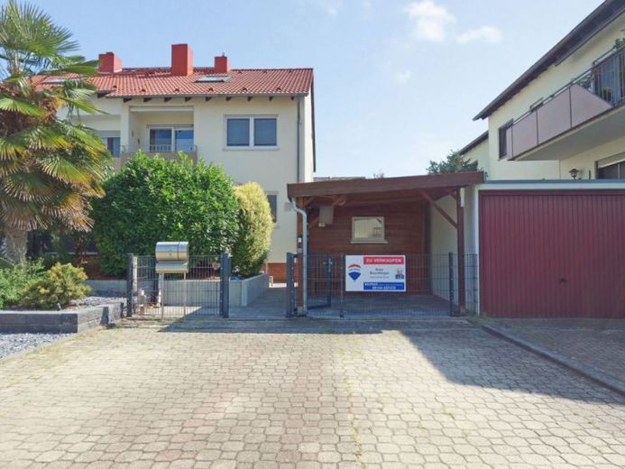 Schöne, neuwertige Doppelhaushälfte mit 2 Wohneinheiten (auch als Einfamilienhaus nutzbar) – Foto 1