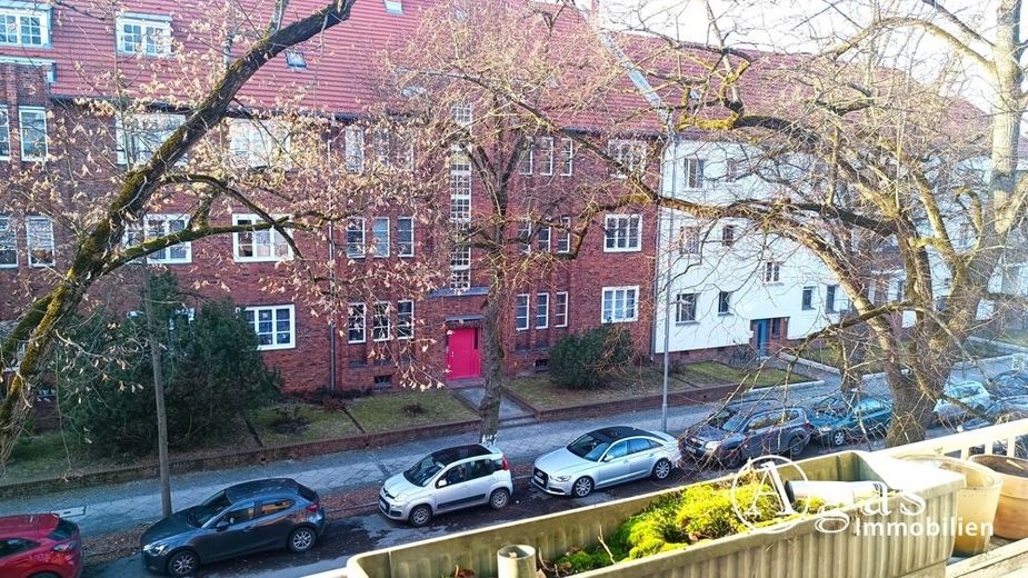 vermietete 3-Zimmer-Eigentumswohnung mit Sonnen-Balkon und neuem Bad Nähe Gemeindepark Lankwitz – Balkonausblick