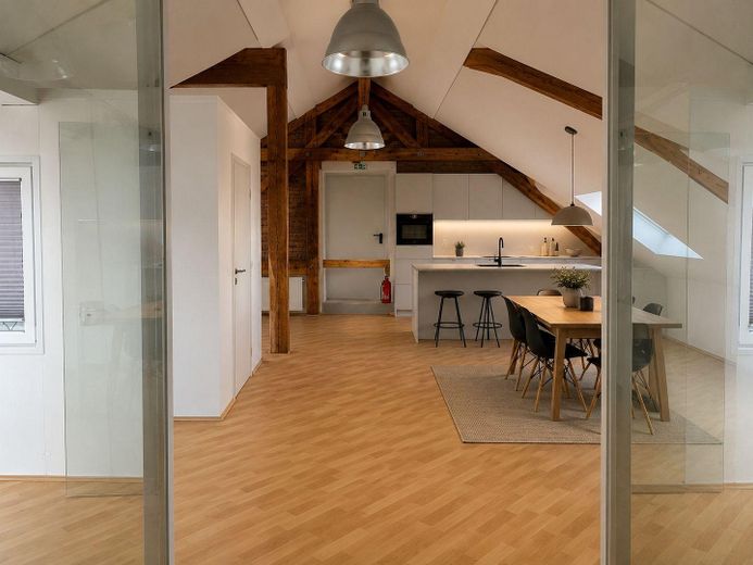 العمل والسكن في شقة تصميمية علوية تحت سقف واحد – Möglicher Umbau 3.OG Wohnung