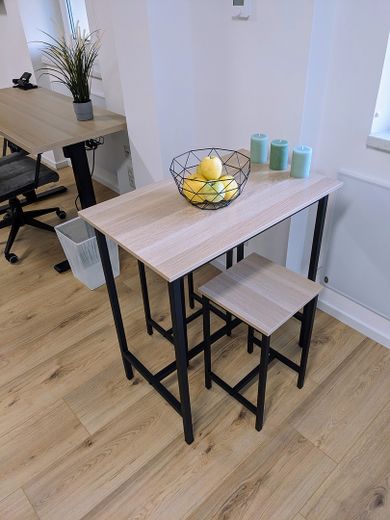 Appartement moderne d’une pièce, meublé et entièrement équipé, location temporaire – Essbereich