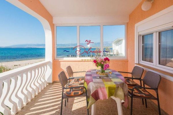 Vir, Apartment erste Etage - 1. Reihe zum Meer
