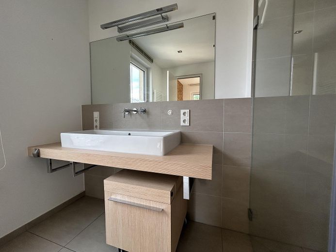 Appartement penthouse de luxe exclusif au cœur de Potsdam – Waschtisch
