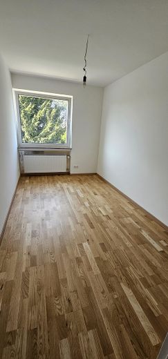 Modern saniertes Reihenhaus mit Garten in Wiesbaden-Südost – Kinderzimmer 2
