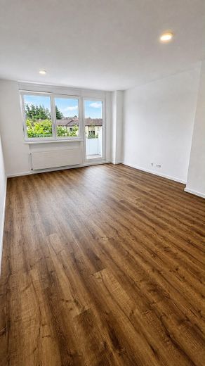 Frisch saniert: 1-Zi-Apartment mit Südbalkon & neuer EBK in Konstanz-Königsbau – Wohnbereich I