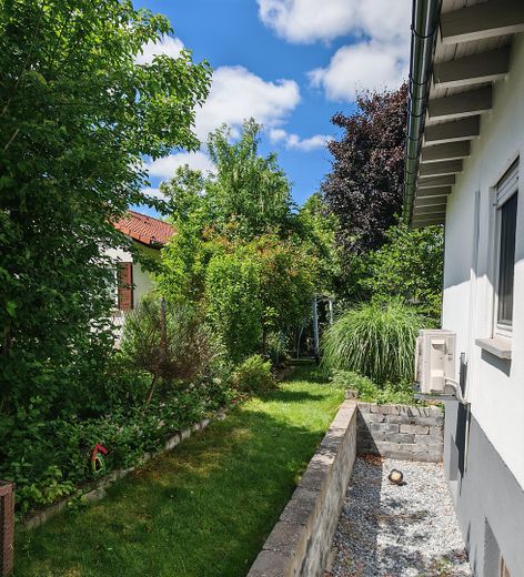 Helles Architektenhaus- Split-Level-Wohnen, Wintergarten und großzügiger Garten – Foto 17