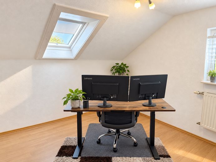 Charmante twee-onder-een-kapwoning met tuin, terras en volop ruimte om zich prettig te voelen – Büro