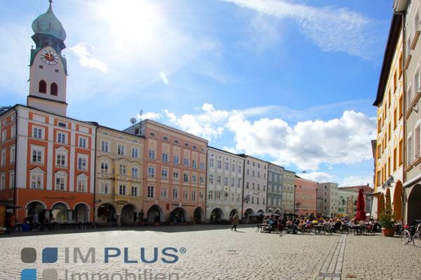 TOP LOKALIZACJA – TOP STAN – Rzadkie 3-pokojowe mieszkanie na poddaszu na 2 poziomach przy Max-Josefs-Platz