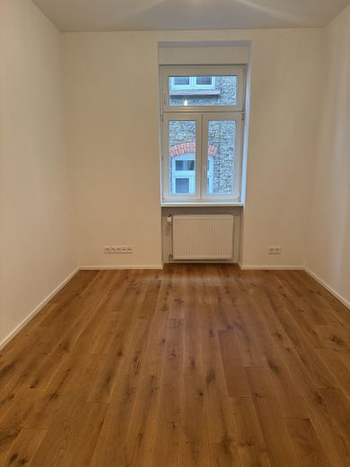Saniertes Stadthaus FFM-Höchst-Nähe Bahnhof – 2-Schlafzimmer-1.OG