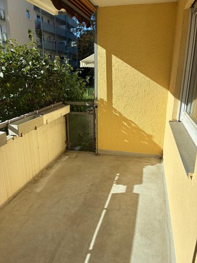Licht 3-kamerappartement op de bel-etage met tuingedeelte in Germering – Balkon nach Westen
