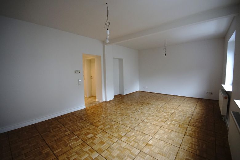Bellissimo appartamento nel quartiere storico di Mönchengladbach – Wohnzimmer