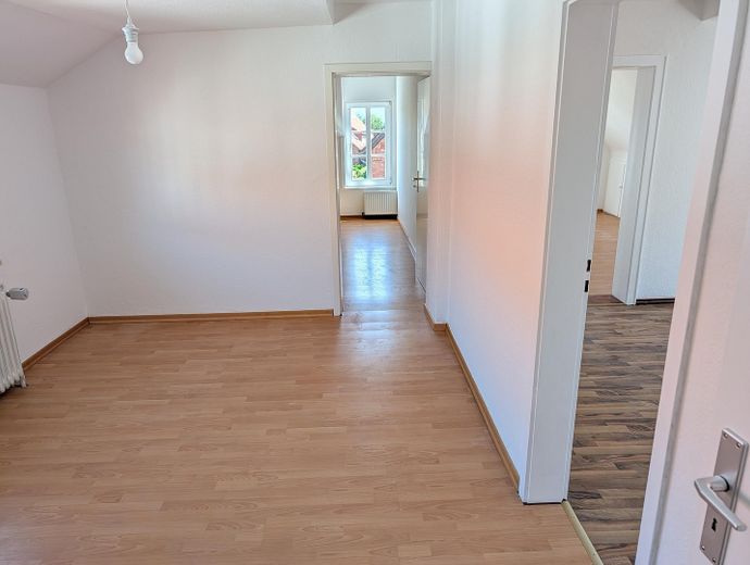Großes Stadt-Haus im Zentrum von Bad Münder Hausverkauf – Flur Zimmer Küche