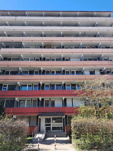 Erstbezug nach Renovierung: Vollmöblierte 1 Zimmer Wohnung - Erlangen Paul-Gossen-Str. – Eingang