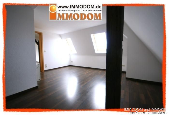 3-Zimmer-Maisonetten-Dachwohnung für INDIVIDUALISTEN mit LAMINAT und Personenaufzug zu vermieten! – Schlafzimmer