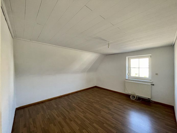 OG: Wohnzimmer 16 qm