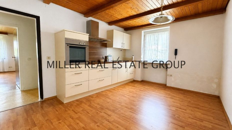 Seltene Gelegenheit in Ingolstadt-Unterhaunstadt: Großzügiger Bungalow mit Vollkeller, Doppelgarage, Garten &amp; Ausbaupotenzial! – Ess-Küchenbereich