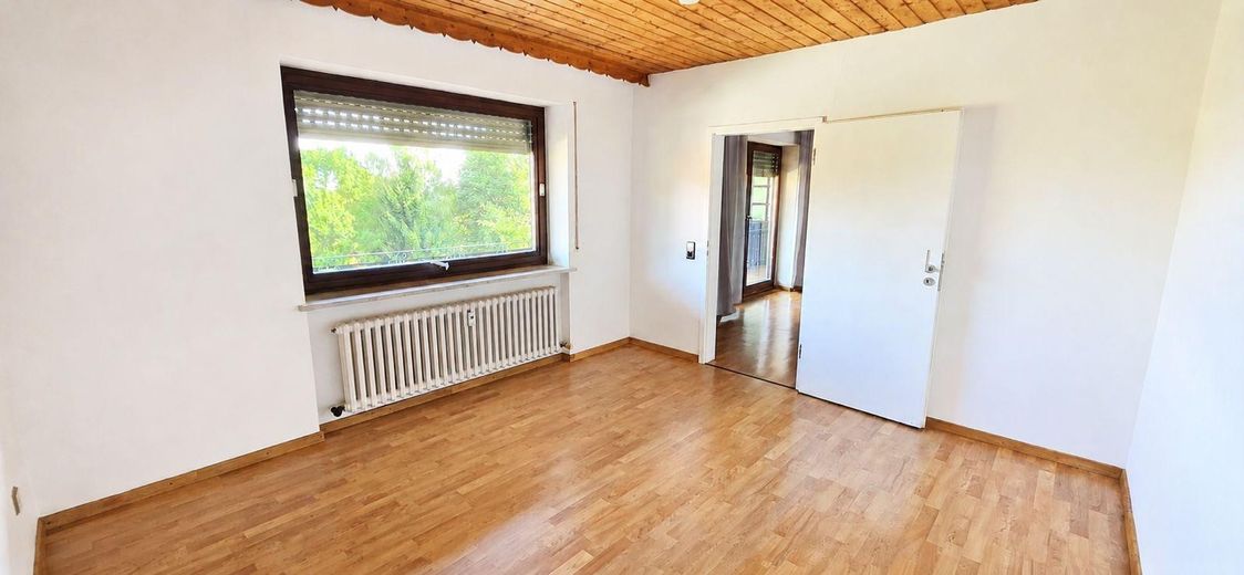 Helle 3-Zimmer-Wohnung mit Balkon und Bergblick – Foto 3