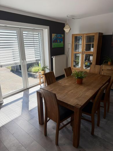 Wackersdorf / Meldau – Großzügiges Ein-/Zweifamilienhaus mit Einliegerwohnung und PV-Anlage – Essbereich EG