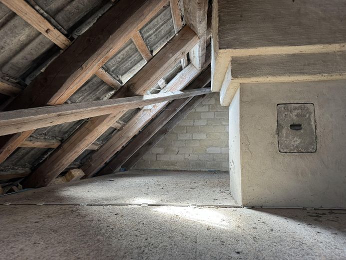Freistehendes EFH mit Anliegerapartment auf 980 m2 Grund, Schleswig_Neustadt – Spitzbogen