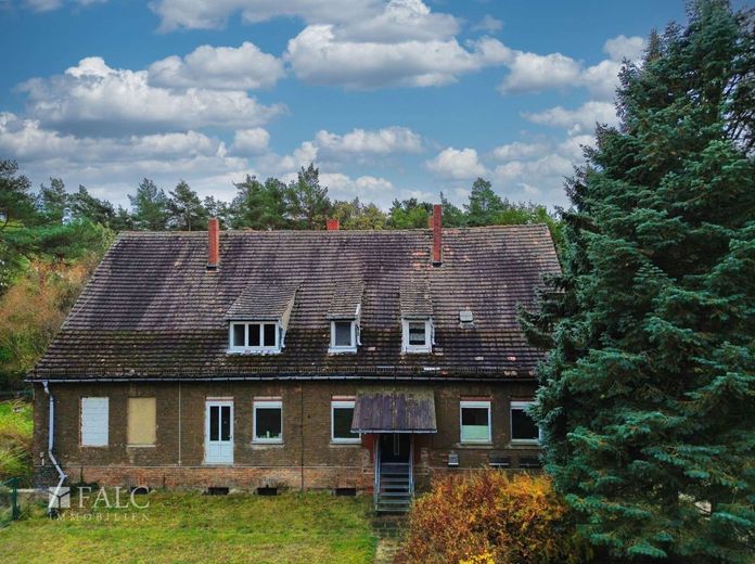 Traumlage: jetzt einmalige Gelegenheit für Ihr Projekt sichern! – Ansicht Haupthaus