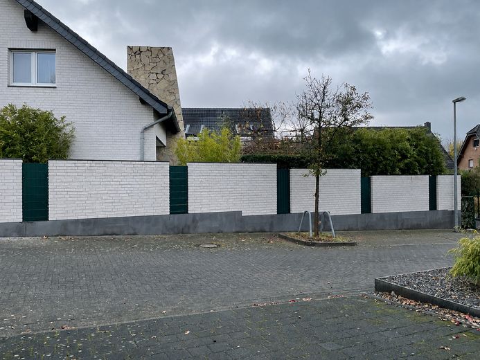 Familienhaus mit Charakter – großzügiges Wohnen auf höchstem Niveau in Mönchengladbach-Odenkirchen – Außenansicht Grundstück