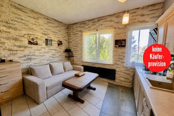 HORN IMMOBILIEN ++ Einraumwohnung im Obergeschoss in Grambow – renoviert und mit Blick ins Grüne