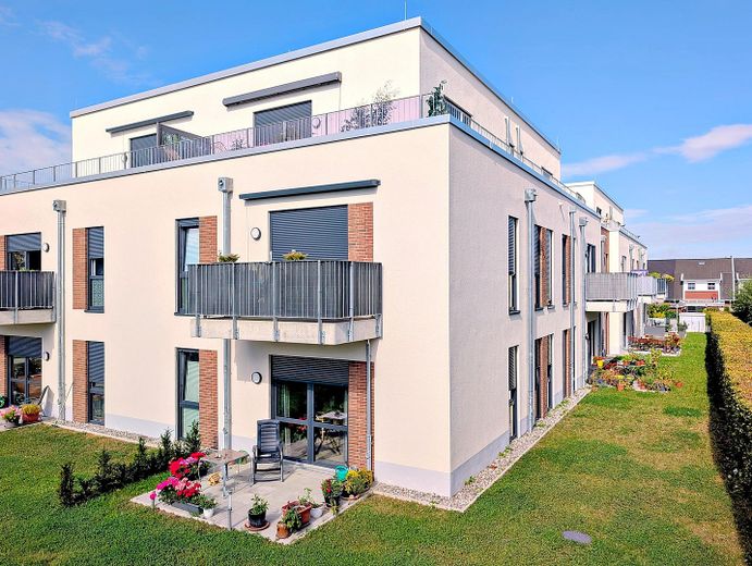 Barrier-free 2-room apartment with service living, elevator & balcony – new build 2024, A+, commission-free – Photo 1