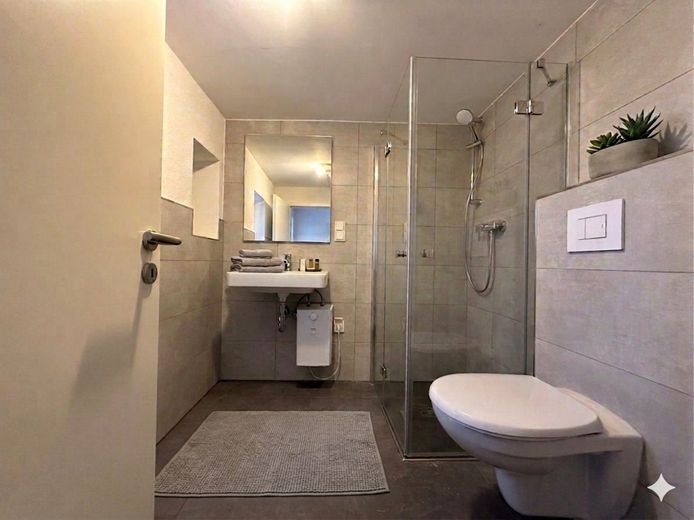 Erschwingliches & saniertes Einfamilienhaus mit Naturidylle – Badezimmer