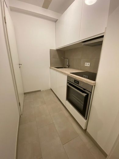 1073 Modernes WG-Zimmer in Top-Ausstattung – Küche