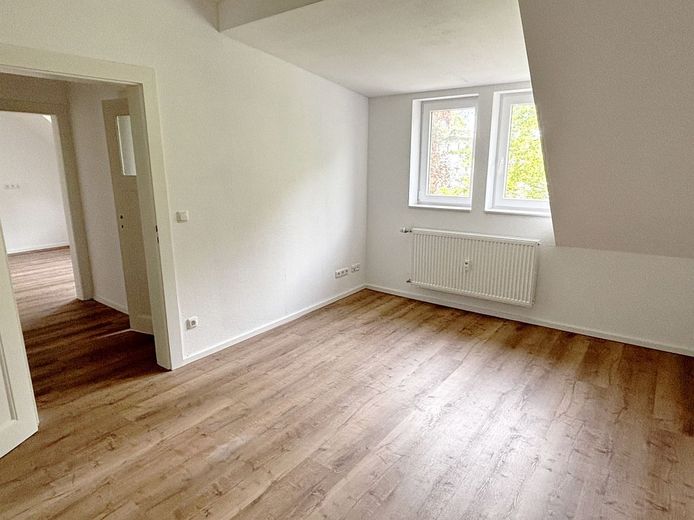 Erstbezug nach Sanierung: Helle 3-Zimmer-Wohnung mit Einbauküche &amp; Top-Dämmung - ideal für 1-2 Personen – Schlafzimmer
